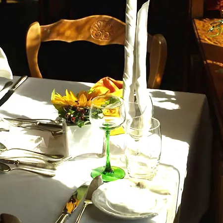 Au Nid De Cigognes ホテル