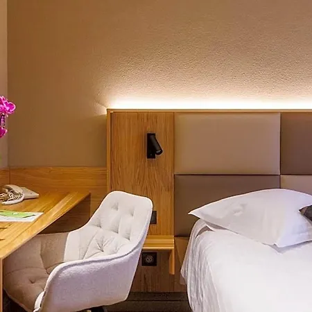 Hotel Au Nid De Cigognes 3*