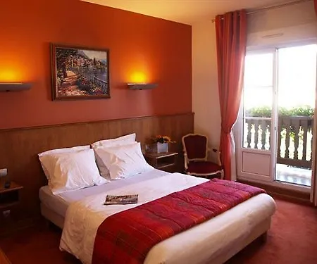 Hotel Au Nid De Cigognes 3*