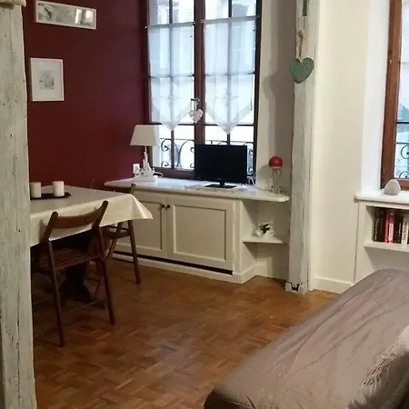 Hotel Au Nid De Cigognes 3*